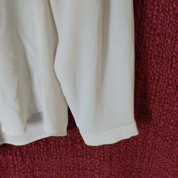 Loft! Cream with black accents - Picture 4 of 4